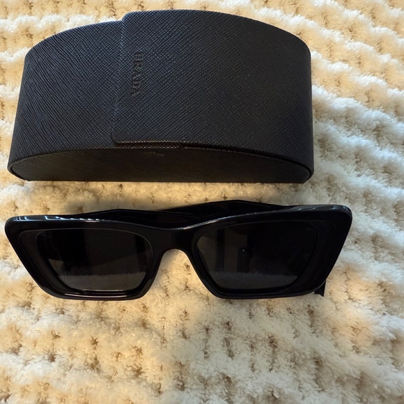 Prada SPR 08Y - Picture 6 of 6